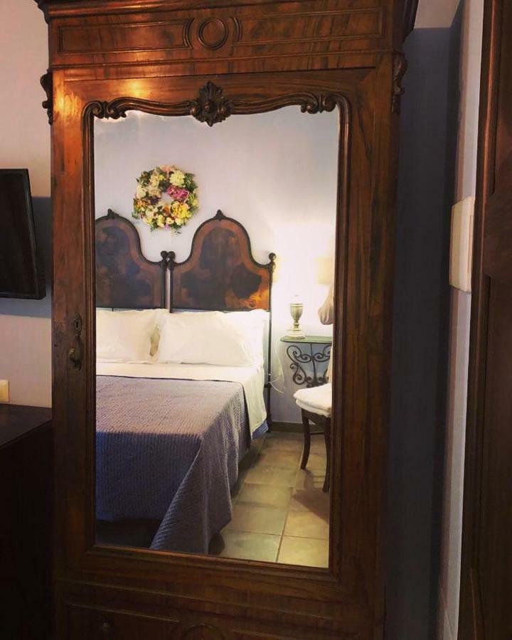 Le Stanze Del Borgo Hotel Nettuno Exterior photo